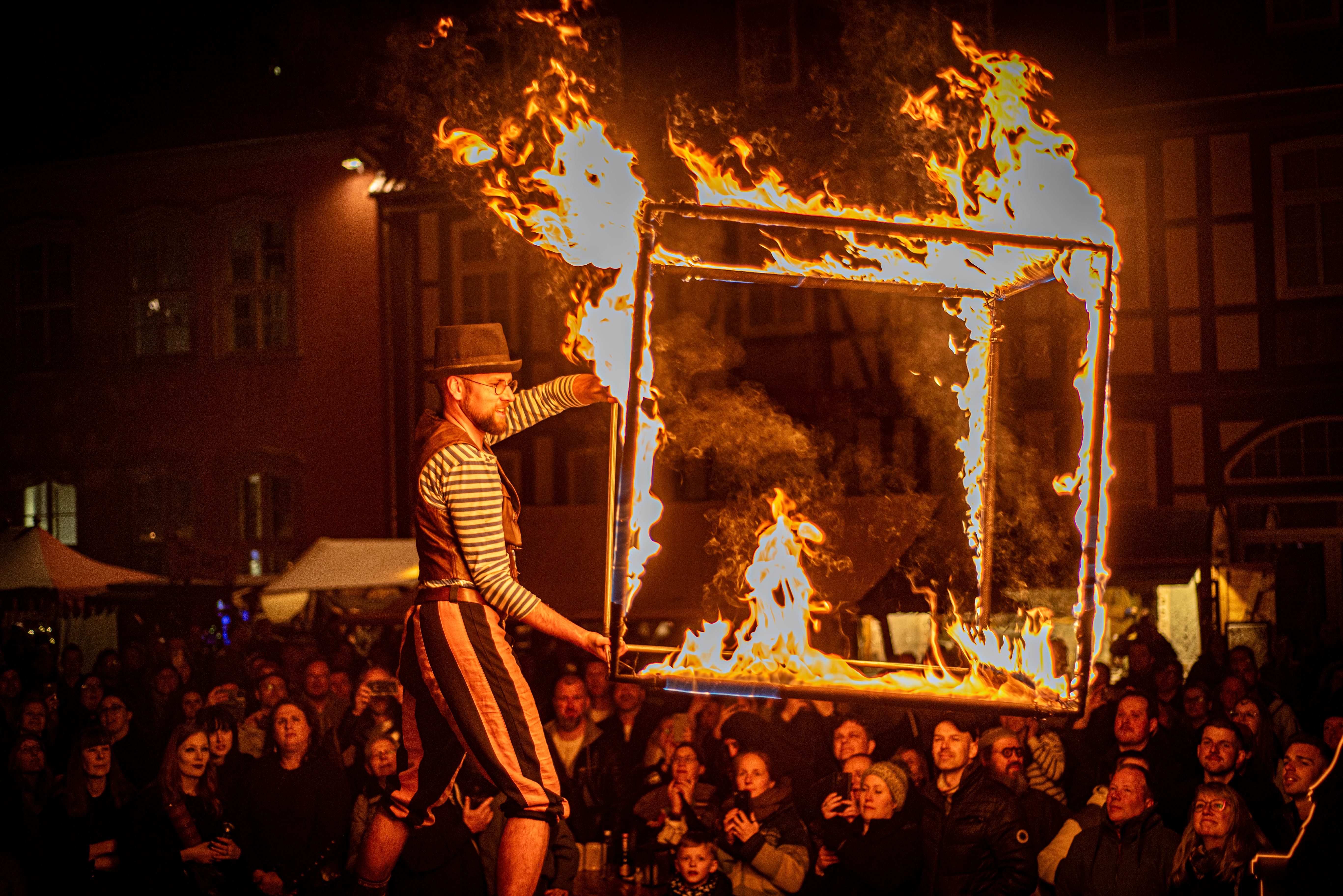 Feuershow, The Cube, Chudadlo