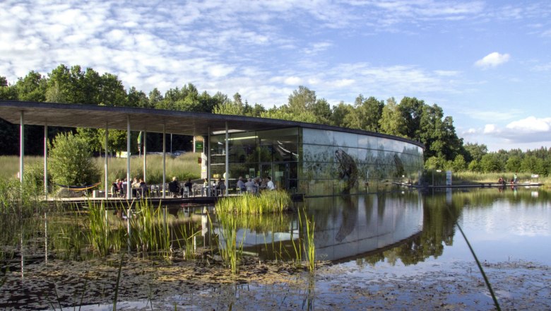 UWR Gebäude uferseitig, © Sonja Eder